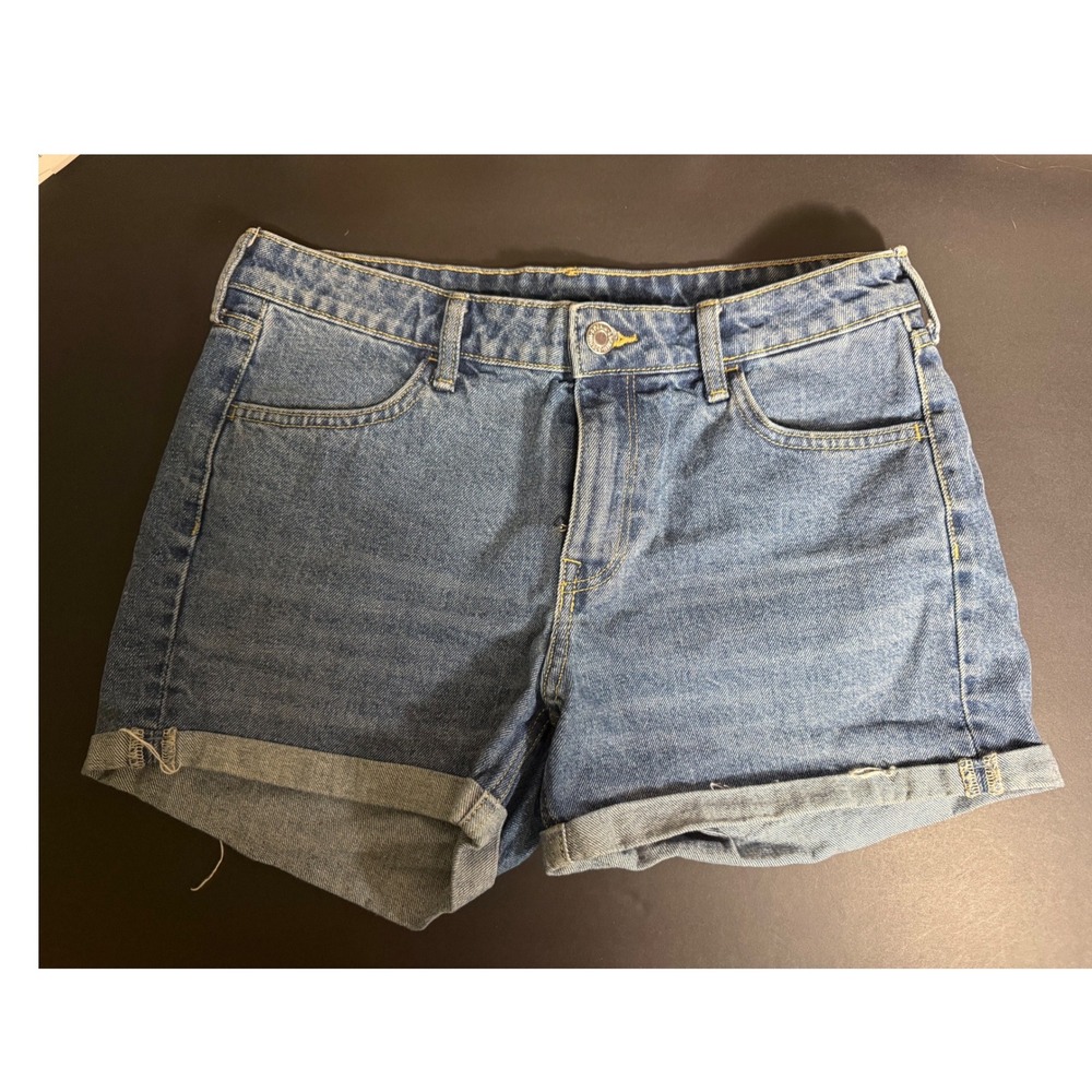 H&M‎ &Denim Womens Size 6 Blue Jean Shorts Cuffed Regular Waist Medium Wash